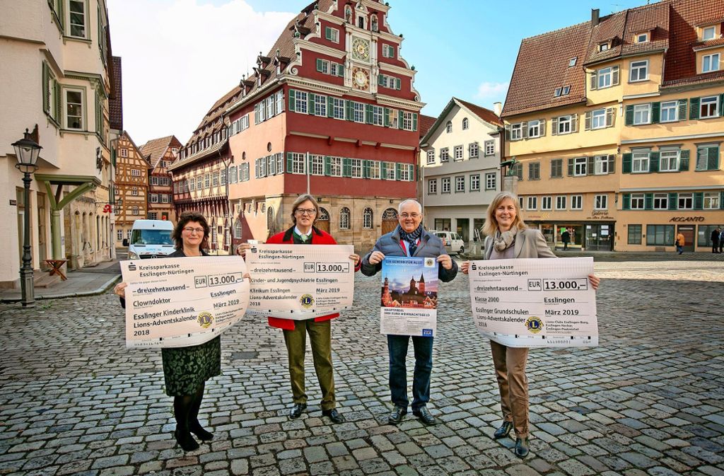 Die Adventskalenderaktion der Lions-Clubs brachte eine große Spendensumme zusammen: Lions-Club spendet 39.000 Euro an Kinder in Esslingen