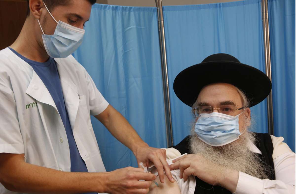 Impfkampagne in Israel: Israel zahlt auch mit Daten