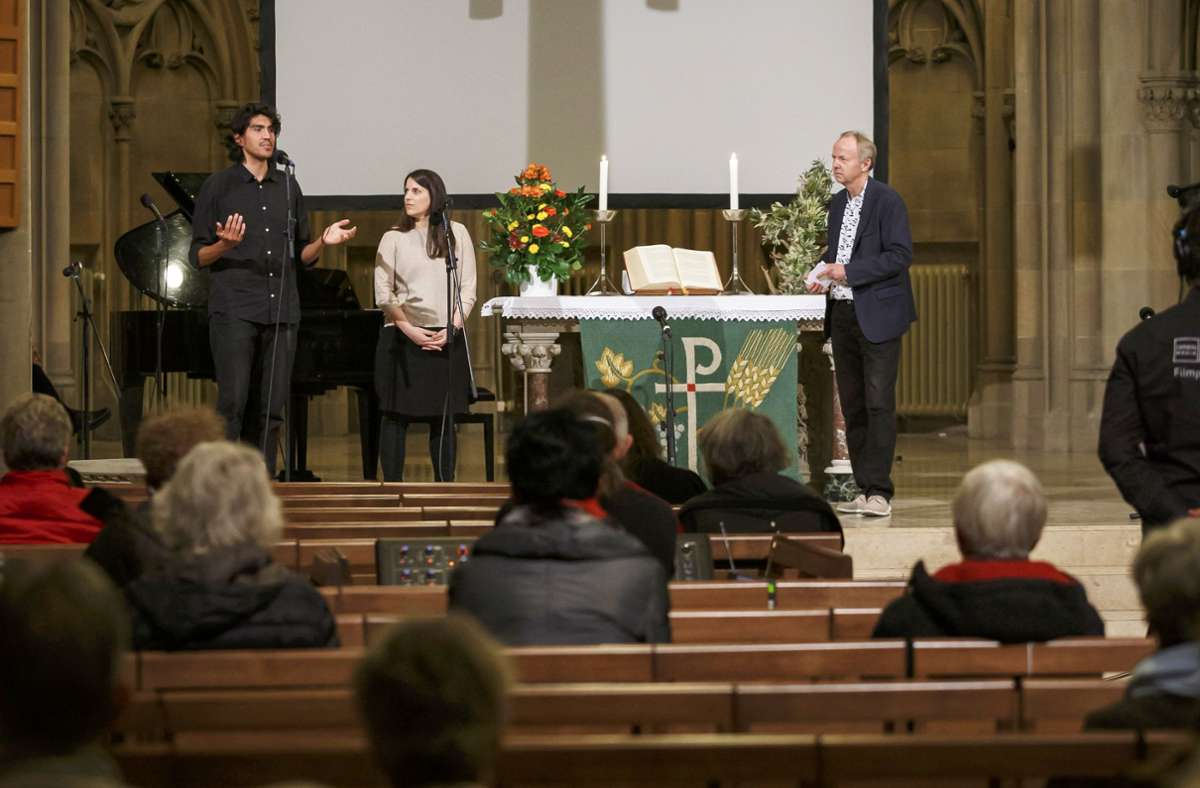 Nachtschicht-Gottesdienst in Stuttgart: Plädoyers für mehr nachbarschaftliches Miteinander