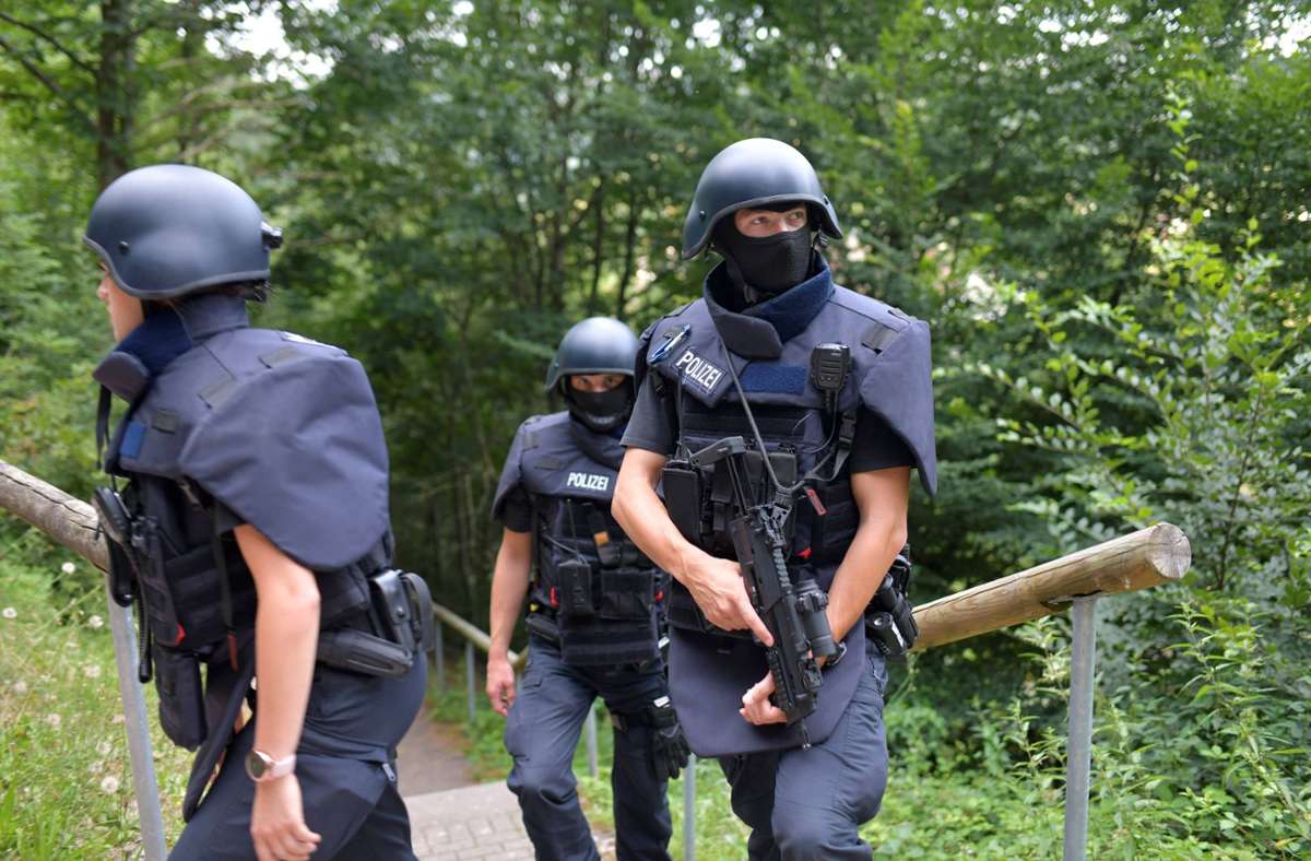 Fahndung in Oppenau: Polizei prüft mögliches Manifest des Flüchtigen