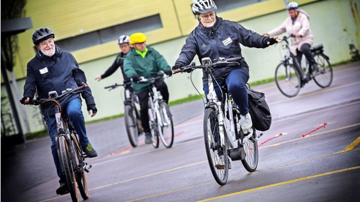 Training für ältere E-Biker in Neuhausen: In engen Kurven sicher auf dem Pedelec