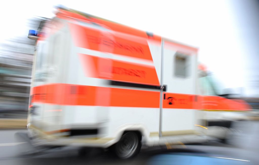 Das Mädchen wurde am Bein erfasst: Leinfelden-Echterdingen: Kind angefahren und schwer verletzt