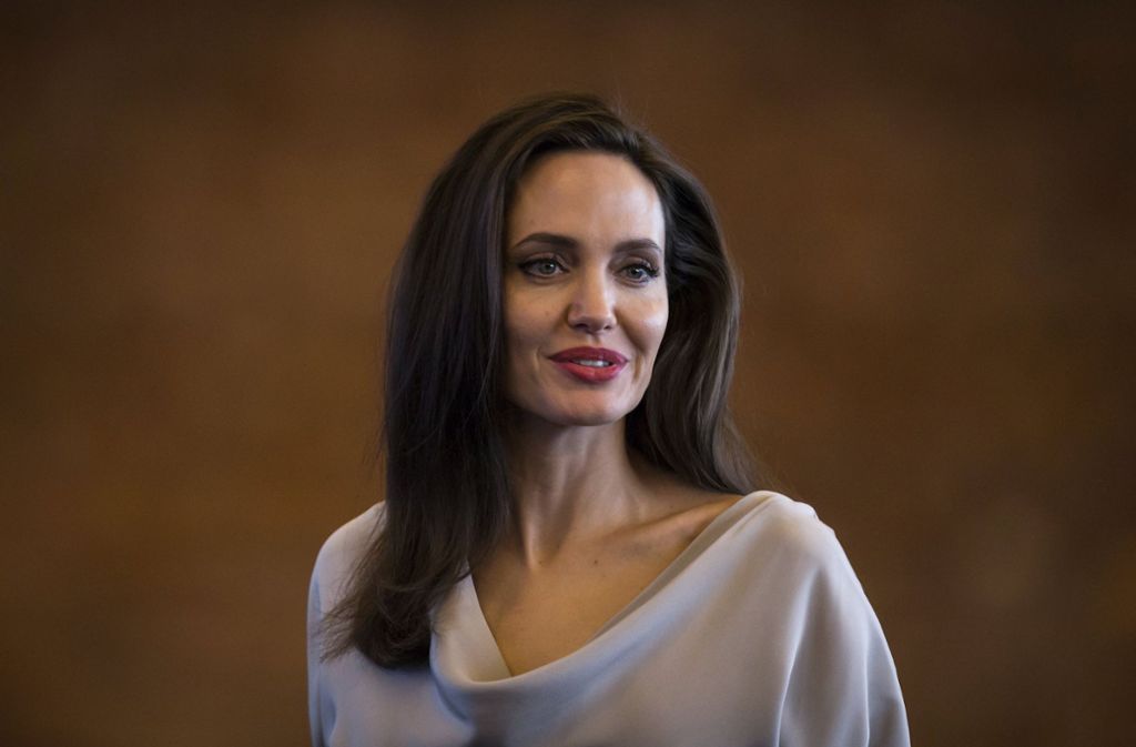 Angelina Jolie erinnert an ihre verstorbene Mutter: Jolie: „Wie wenn einem die  Decke weg gerissen wird“