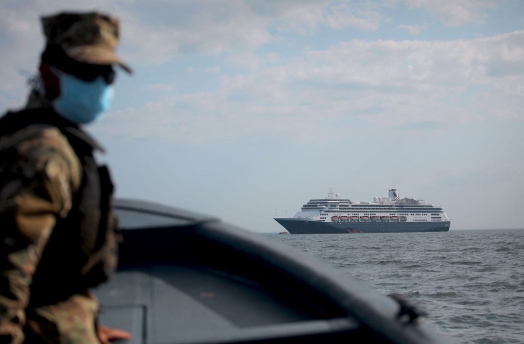 Virustote auf Kreuzfahrtschiff: Kreuzfahrtschiff sucht verzweifelt einen Hafen