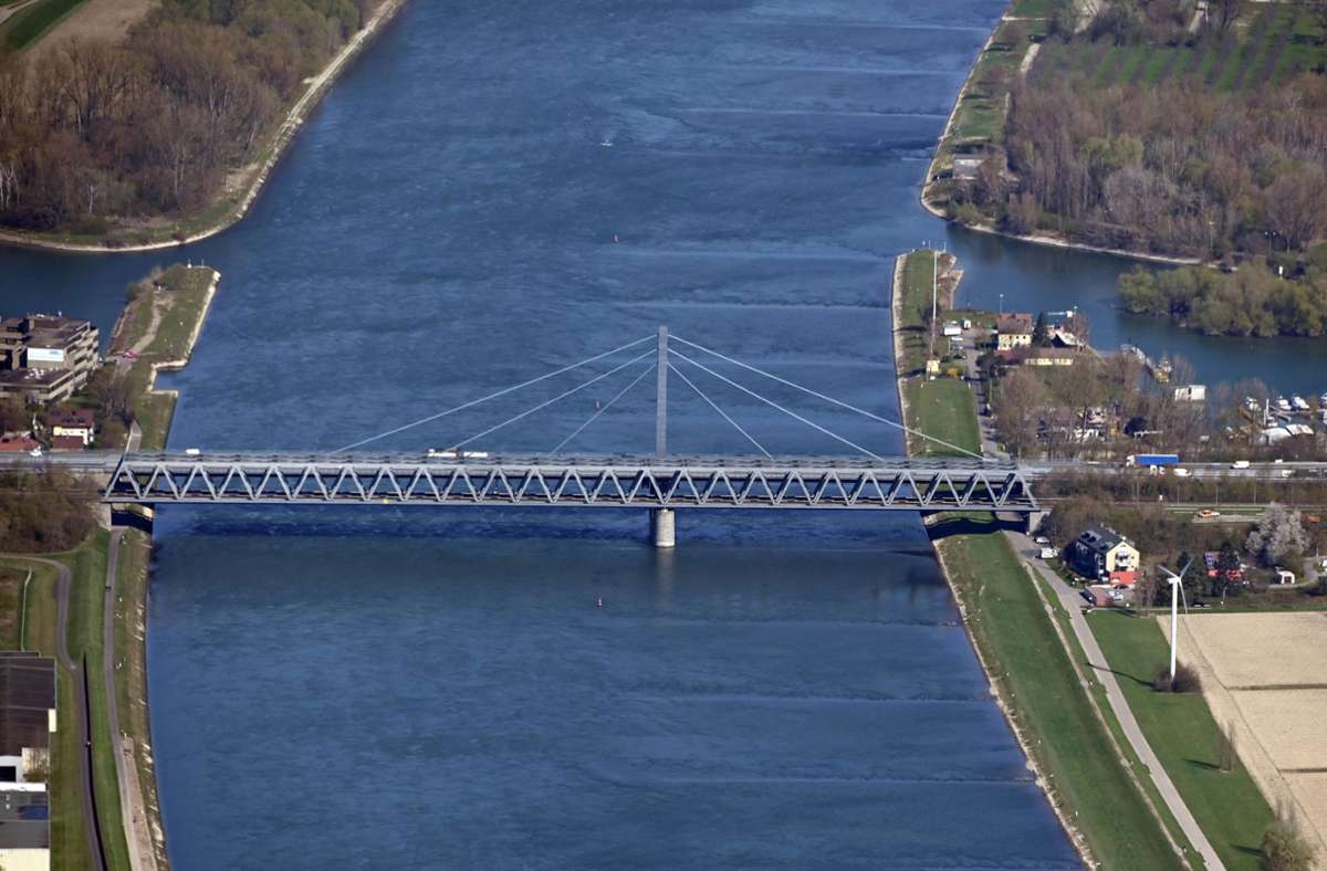 Prozess in Karlsruhe: Gericht verhandelt über Streit um neue Rheinbrücke