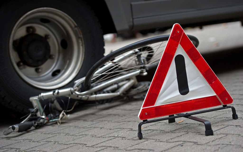 48-jährige Autofahrerin hatte die vorfahrtsberechtigte Radfahrerin übersehen: Esslingen: 15-jährige Radfahrerin übersehen