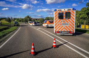 Unfall in Baltmannsweiler: Autofahrer missachtet Vorfahrt:  Radfahrer verletzt sich schwer