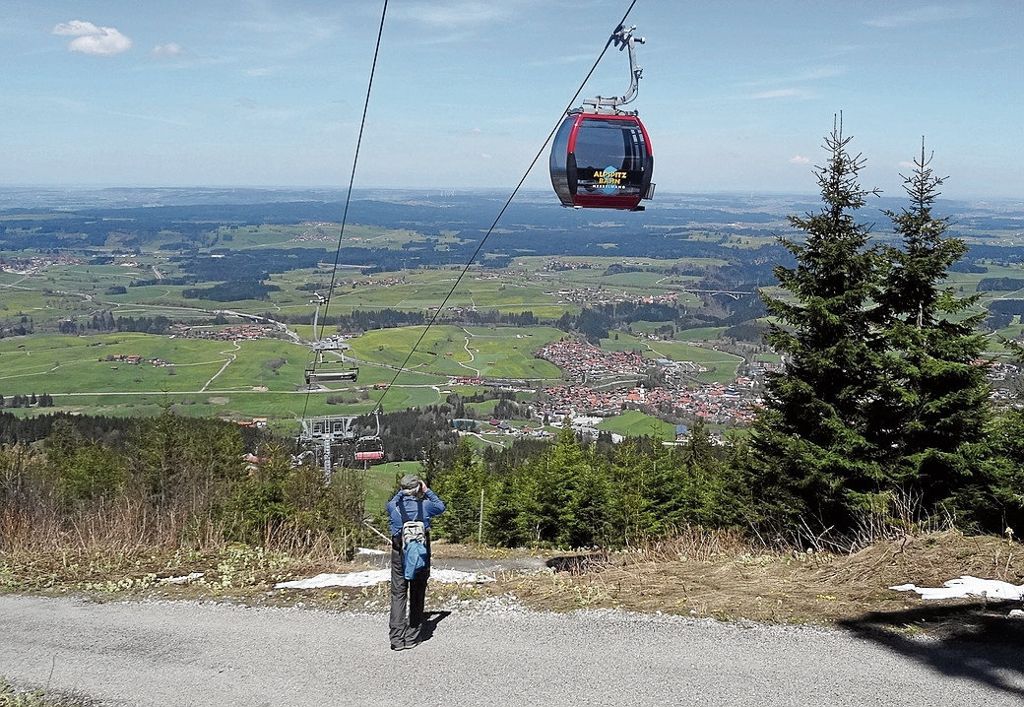 Die Aussicht von der Alpspitze auf Nesselwang und das Alpenvorland.