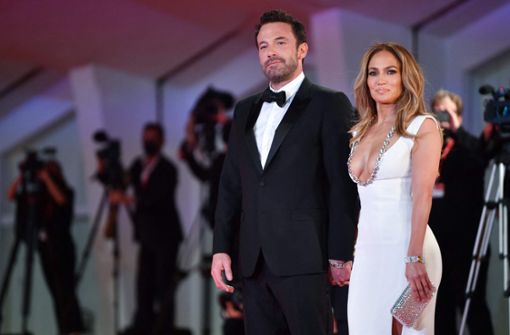 Jennifer Lopez und Ben Affleck waren lange getrennt, jetzt haben sie geheiratet. Bei welchen Promipaaren war es ähnlich? Das erfahren Sie in unserer Bildergalerie. Foto: AFP/FILIPPO MONTEFORTE