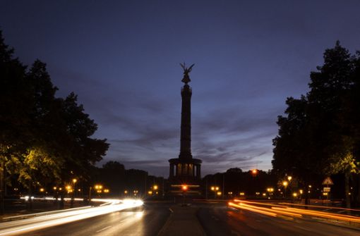 Bereits jetzt wird die Siegessäule in Berlin nachts nicht mehr beleuchtet – um Energie zu sparen. Foto: dpa/Paul Zinken