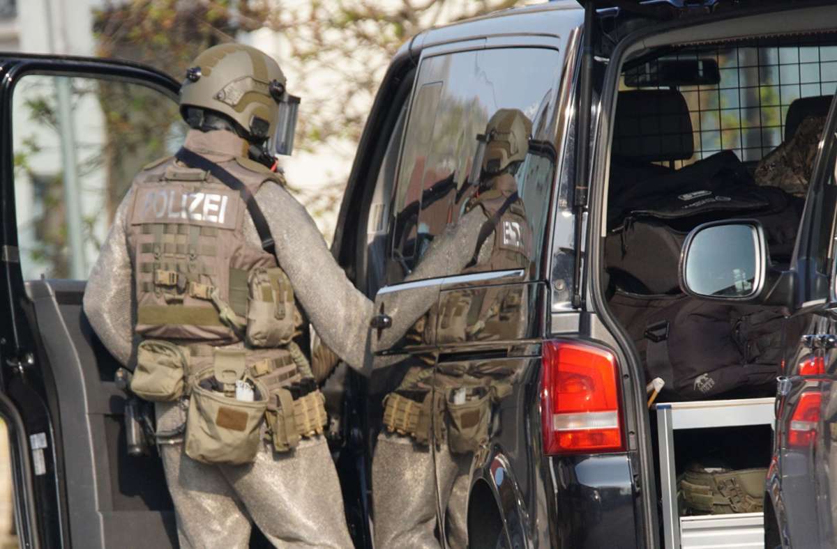 Polizeiaktion in Stuttgart-Zuffenhausen: Razzia in zwei Bars endet mit einer Festnahme