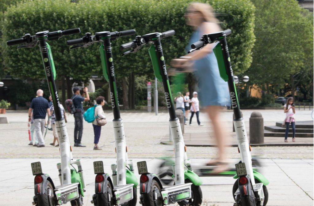 Kongress in Goslar: Verkehrsexperten fordern Blinker für die E-Scooter