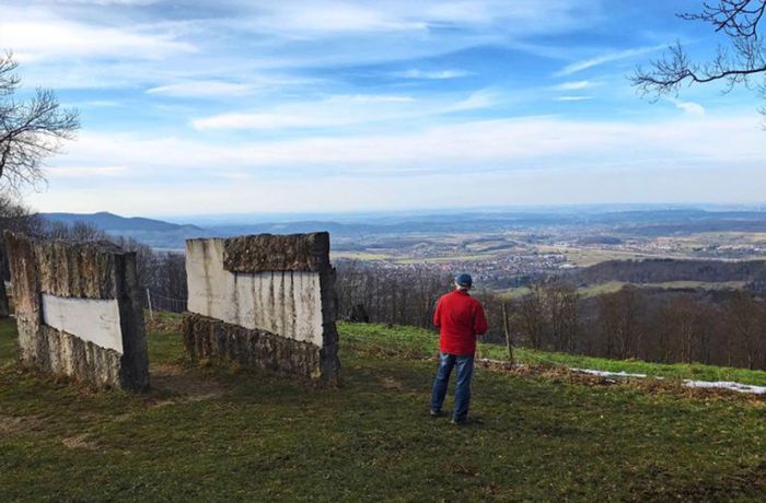 Wandertipps für Baden-Württemberg: Auf der Albhochfläche zum „Jahrhundertstein“