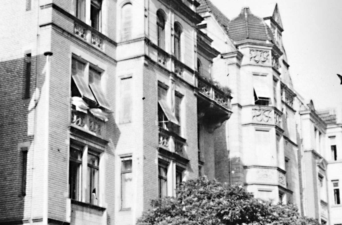Das Elternhaus von Fritz Bauer in der Seestraße 59 (rechts  mit Türmchen)