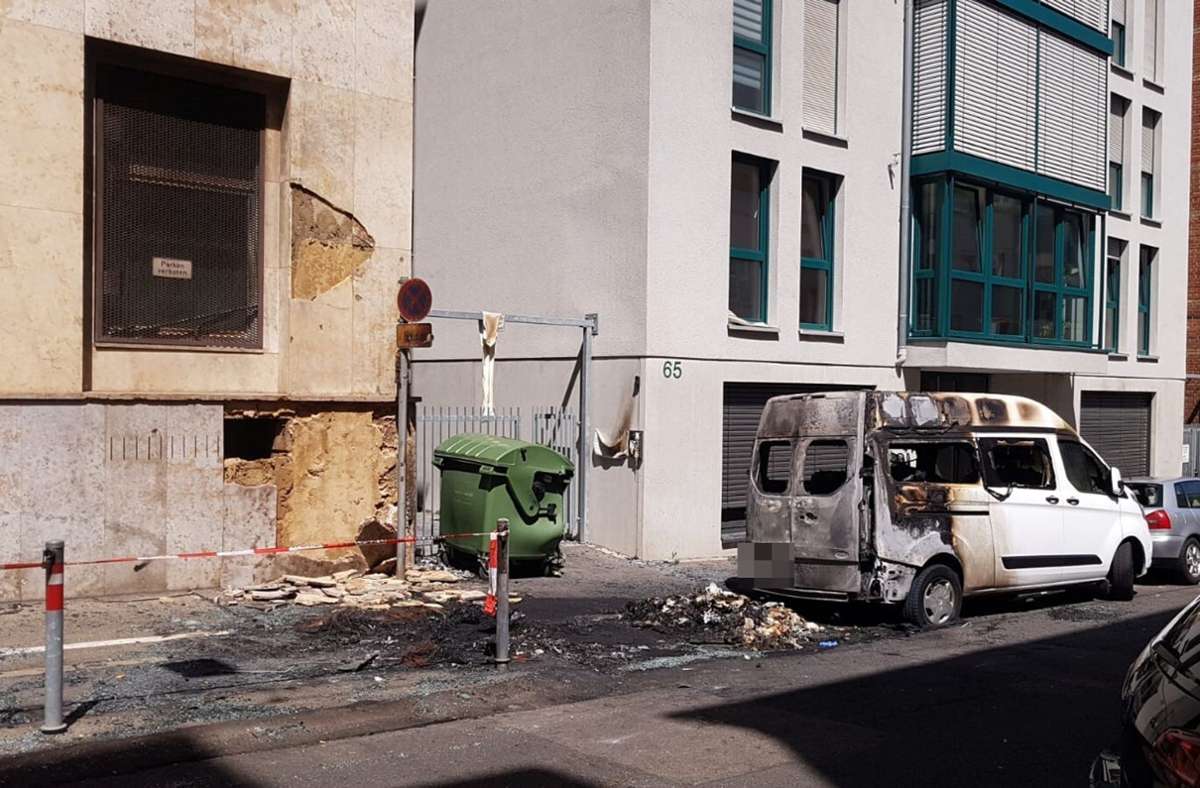 Staatsschutz ermittelt in Stuttgart: Auto brennt vor türkischem Konsulat