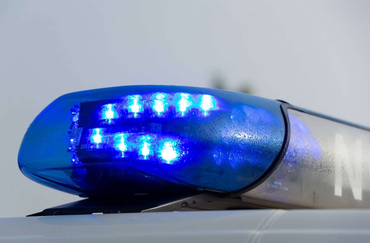 Versuchtes Tötungsdelikt in Albstadt: Mann schlägt mit Metallleiter auf Mutter ein  – U-Haft
