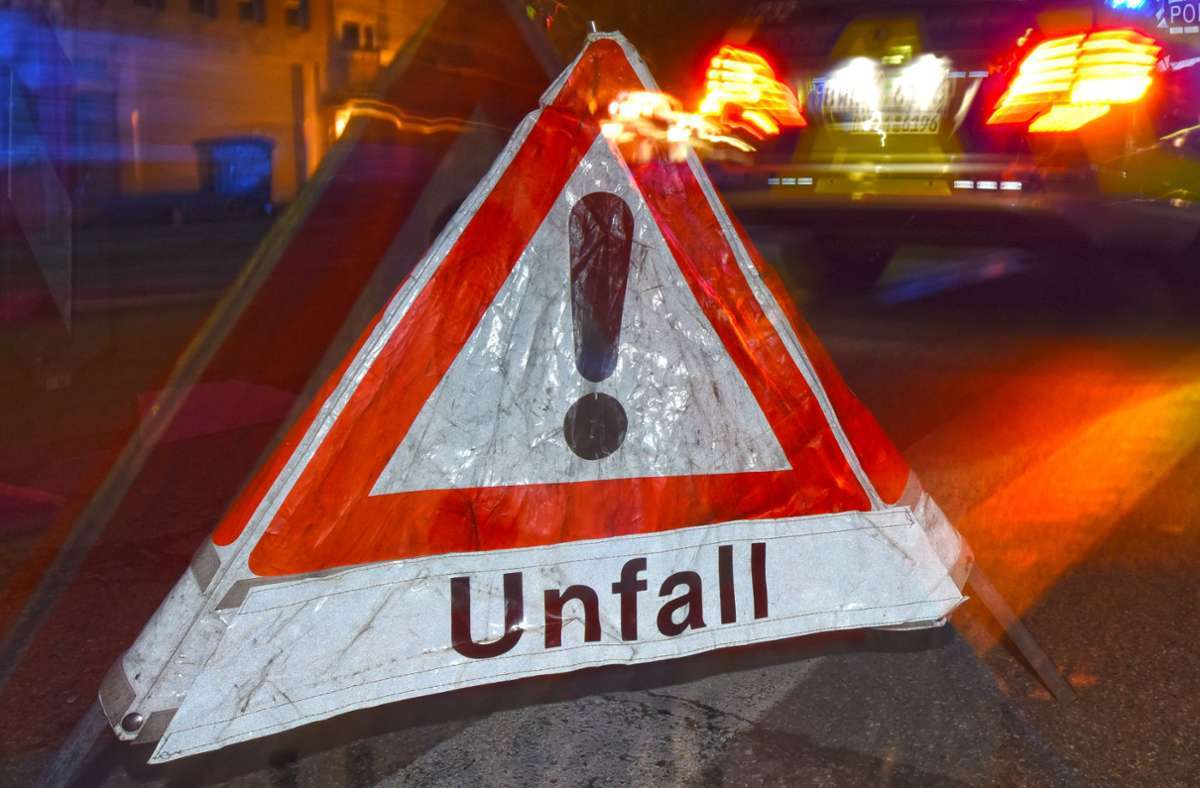 Unfall in Plochingen: Frau betrunken in Böschung gefahren