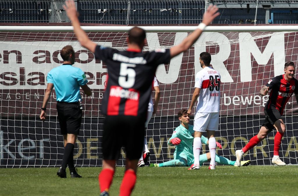 SV Wehen Wiesbaden gegen VfB Stuttgart: Elfmeter in der Nachspielzeit sorgt für Pleite zum Neustart