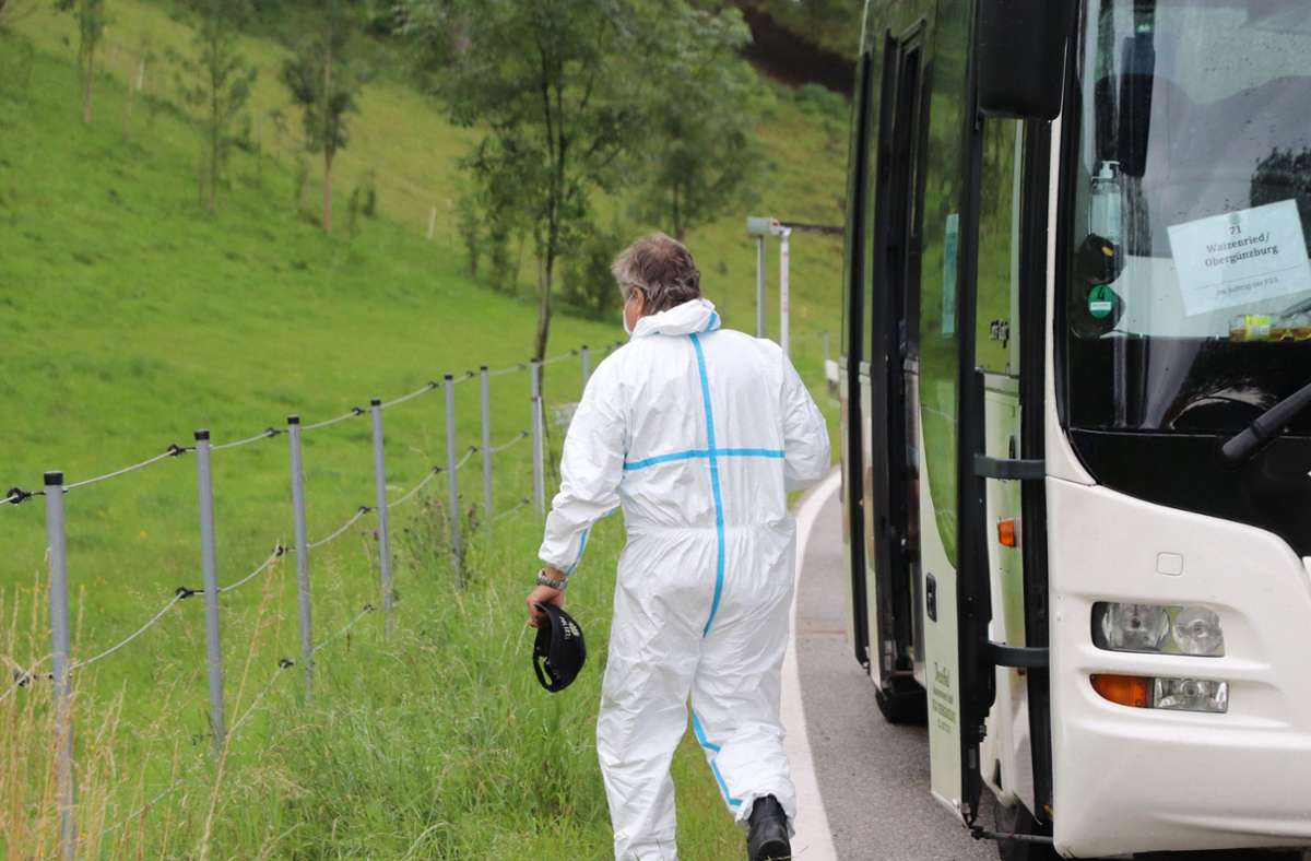 Tödlicher Angriff in Bayern: Mann ersticht Ex-Partnerin in Linienbus vor anderen Fahrgästen