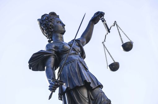 Hasskriminalität wiegt schwer bei der Justiz: Wer erwischt wird, zahlt beträchtliche Strafen. Foto: dpa/Arne Dedert