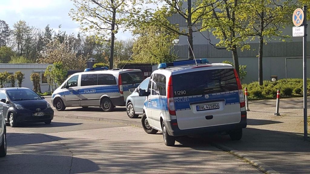 27.4.2016 Polizeieinsatz in Heumaden bei Suche nach Person mit Hilfe von Polizeihubschrauber