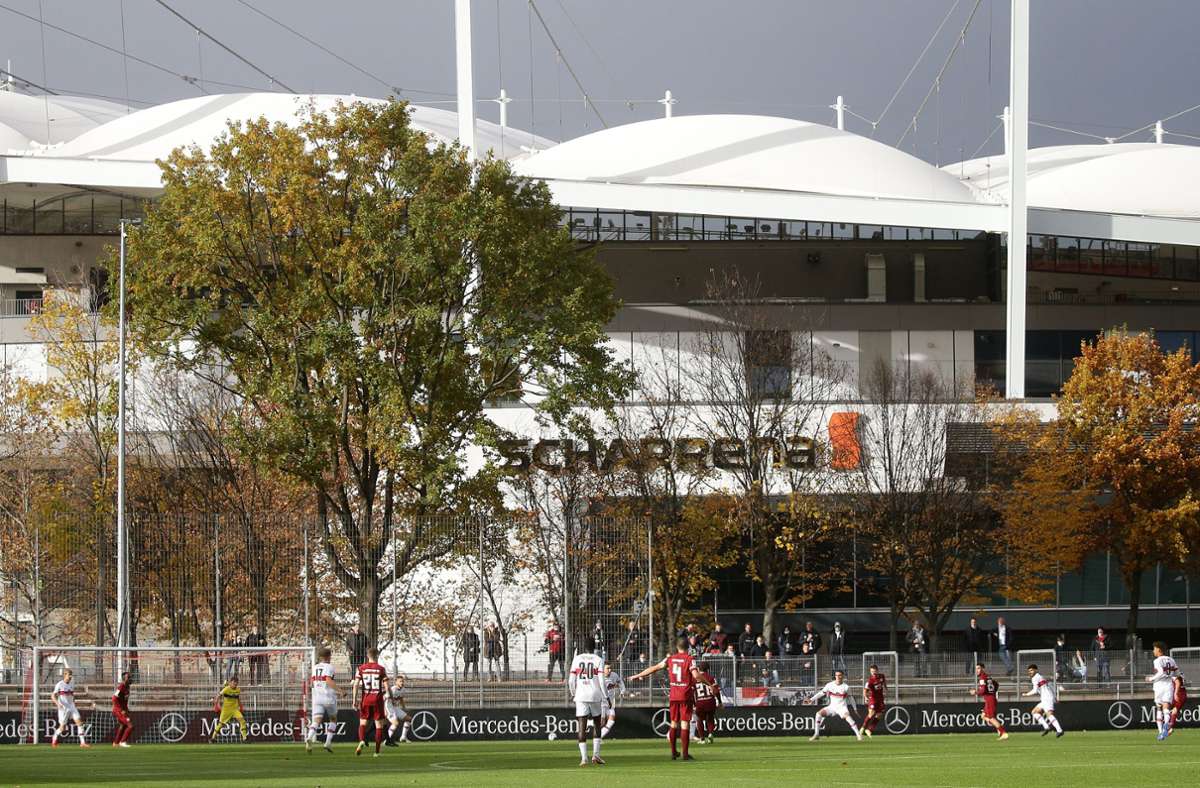 Fußball-Regionalliga: Kann der VfB II auch weiterhin an der Mercedesstraße  spielen?