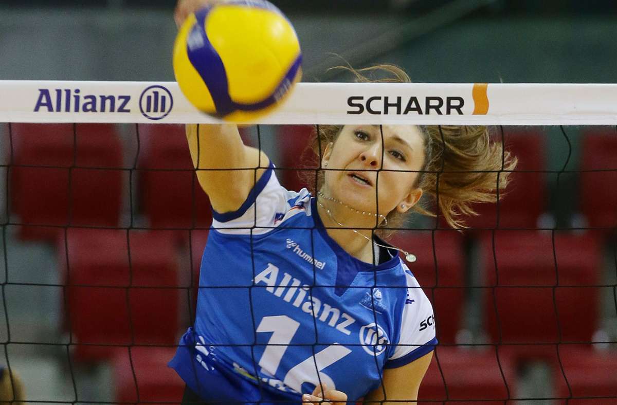 Kräftiger Armzug: Michaela Mlejnkova trägt wieder das Trikot von Allianz MTV Stuttgart – in unserer Bildergalerie finden Sie den kompletten Kader des Volleyball-Bundesligisten.