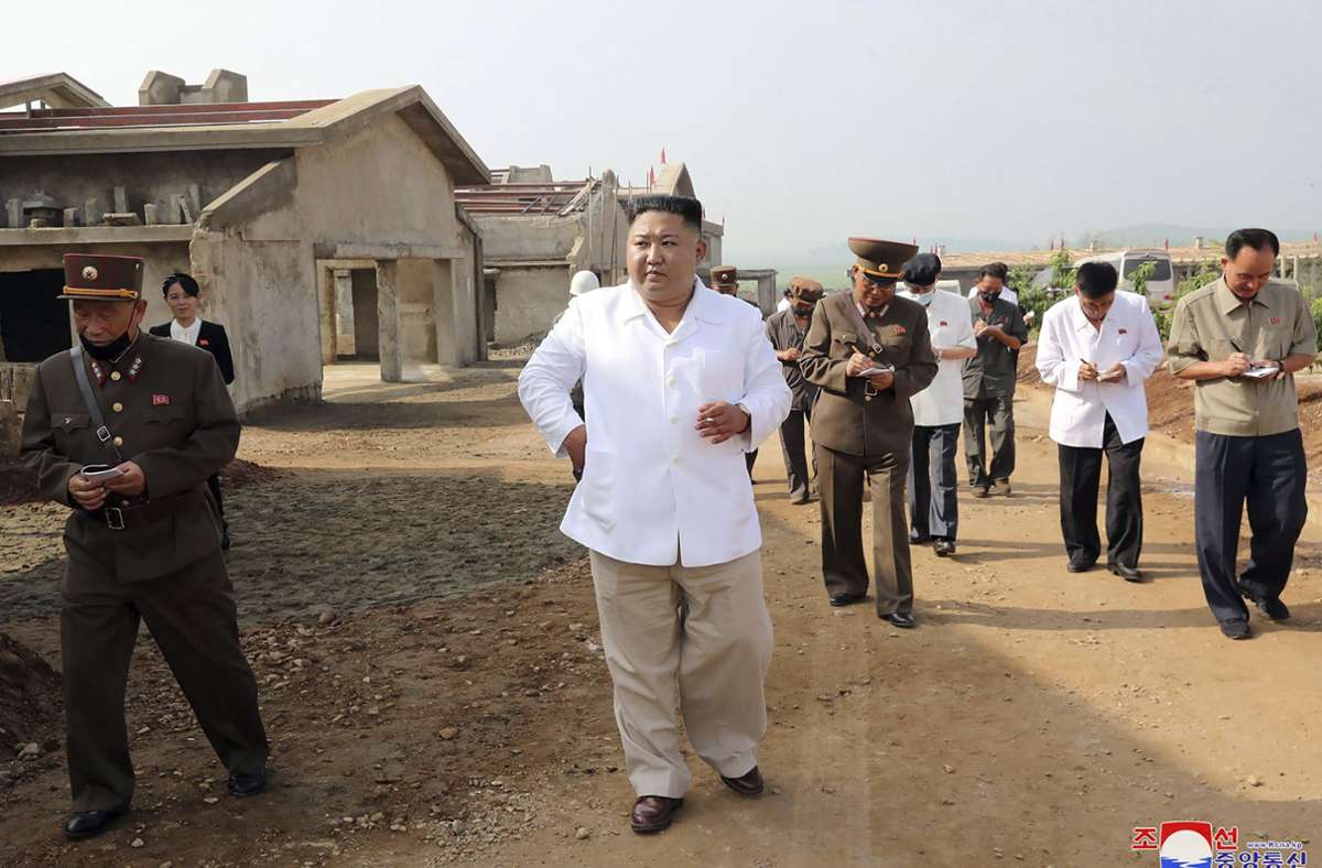 Corona-Verdacht in Nordkorea: Kim Jong Un riegelt Grenzstadt ab