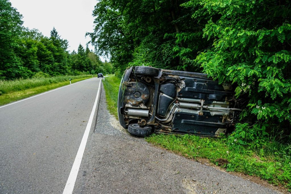 Die Fahrerin wurde leicht verletzt: 8000 Euro Schaden: Auto überschlägt sich bei Lichtenwald