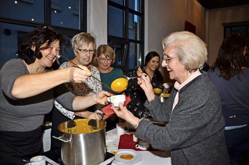 Erfolgreicher Wettbewerb der Landfrauen – Teilnehmer aus vielen Ländern verraten ihre Rezepte: Internationaler Suppenwettbewerb in Deizisau