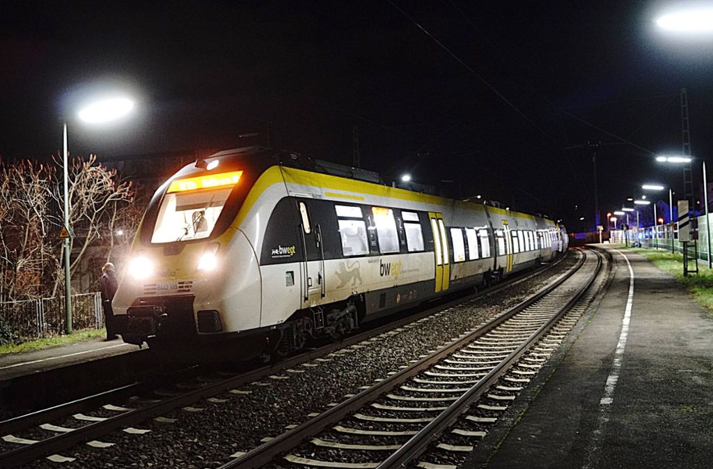 In Heilbronn: Fußgänger wird von Zug erfasst und stirbt