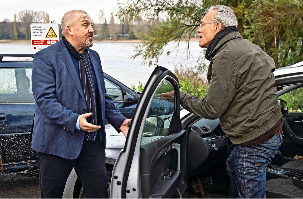Freddy Schenk (Dietmar Bär, links) und Max Ballauf (Klaus J. Behrendt) wollen den Tod einer 60-Jährigen in einem Luxushotel aufklären.