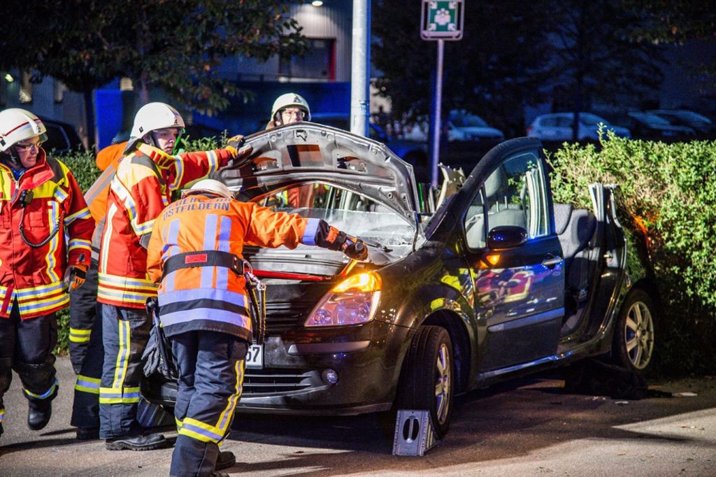 03.10.2017 Auf einer Kreuzung in Ostfildern wurden vier Menschen schwer verletzt.