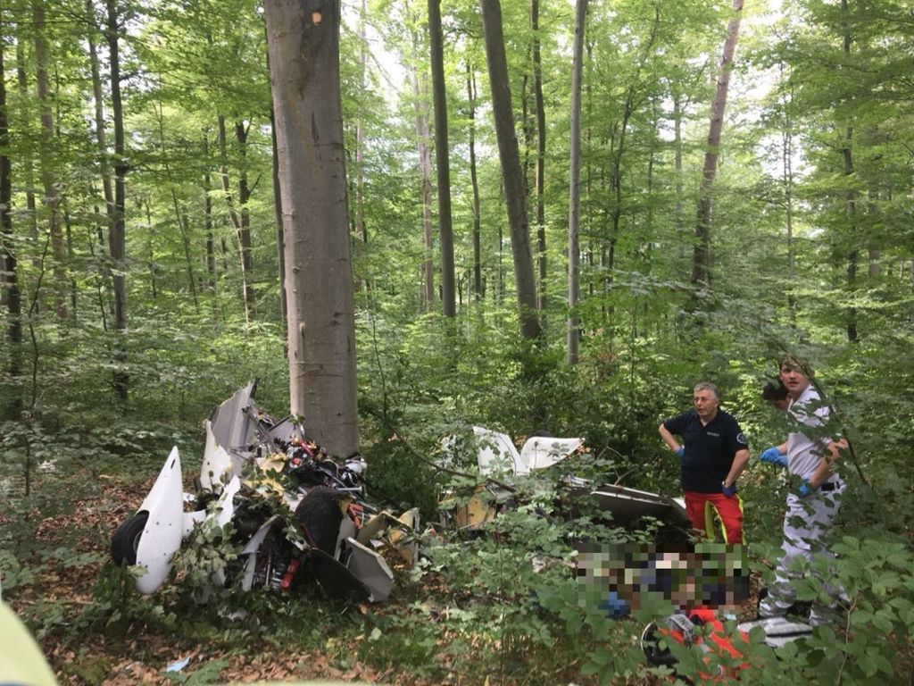 27.05.2018 Ein Toter bei Absturz eines Ultraleichtflugzeugs über Nürtinger Waldgebiet