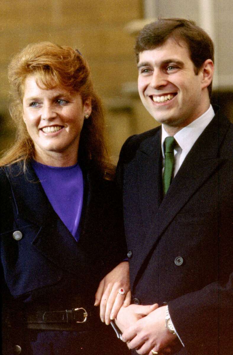 Sarah Ferguson war das Leben der britischen High Society gewohnt, als sie 1985 auf einer Party auf Schloss Windsor Prinz Andrew, dem zweitjüngsten Sohn der Queen, ins Auge fiel.