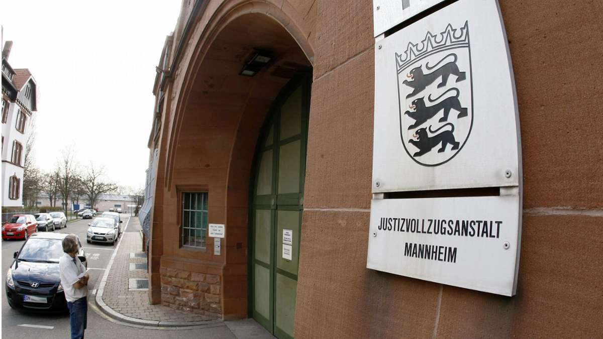 Mannheim: JVA-Mitarbeiterin soll Häftling Handy gegeben haben
