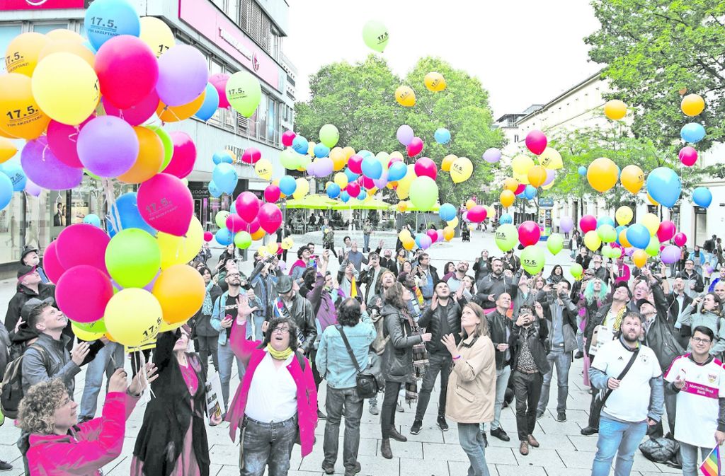 ...wegen 99 Luftballons – CSD will keine mehr fliegen lassen – Diskussion um Umweltaspekte bei Veranstaltern: Für Umweltschutz: Keine Luftballons beim CSD