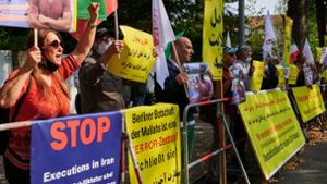Stuttgarter organisieren Trauermarsch für hingerichtete Iraner