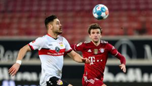 Thomas Müller zieht blank – Hosen-Geschenk für jungen Fan