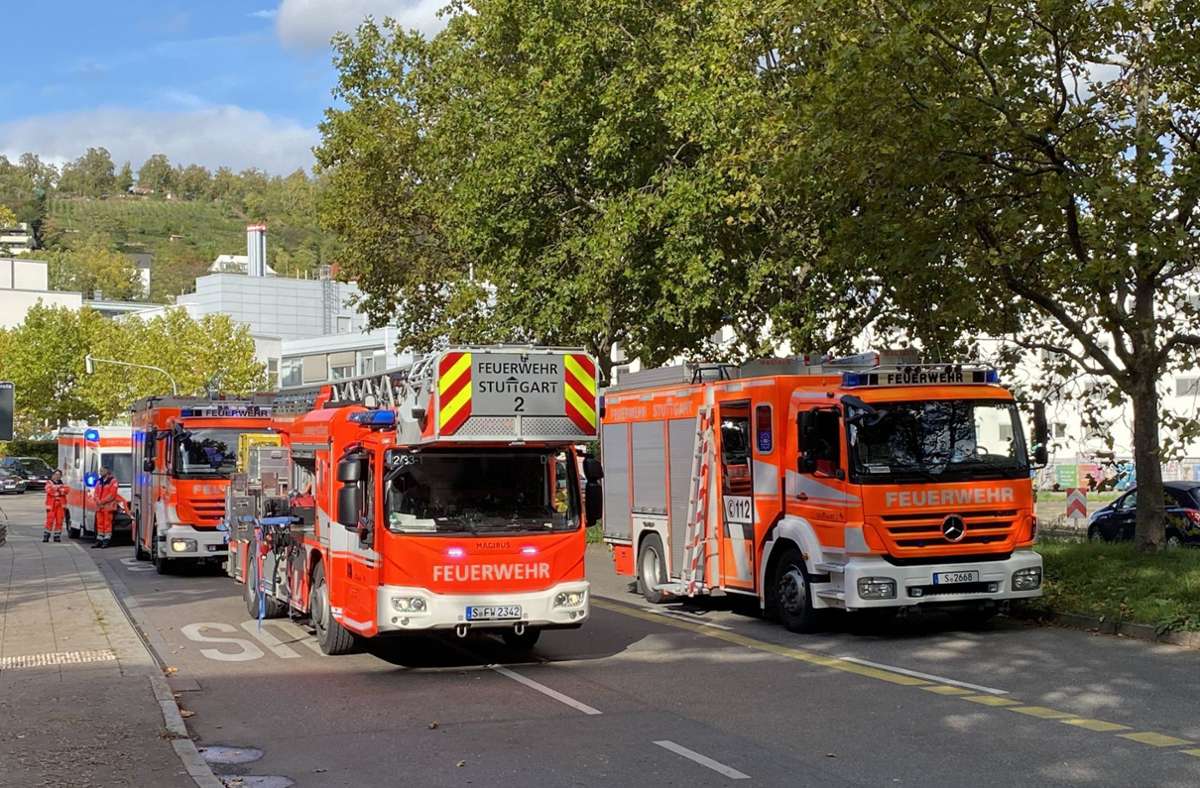 Einsatz bei der Uni in Stuttgart: Chlorgeruch ruft Feuerwehr auf den Plan