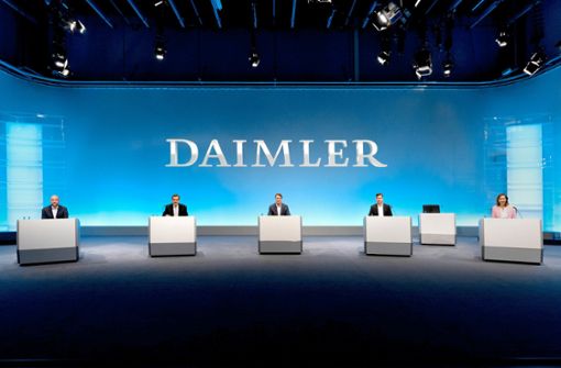 Nur zwei Aufsichtsräte und drei Vorstände saßen bei der Hauptversammlung im firmeneigenen Fernsehstudio in Stuttgart-Vaihingen. Foto: dpa/Daimler AG