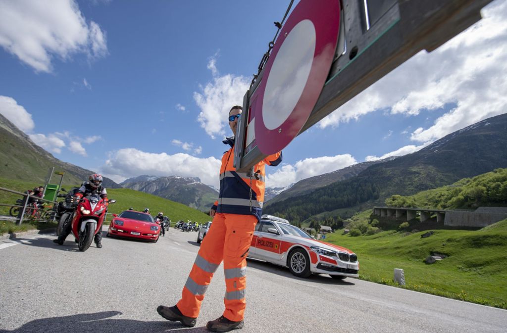 Gotthardpass wieder geöffnet: Der ewige Stau am Berg