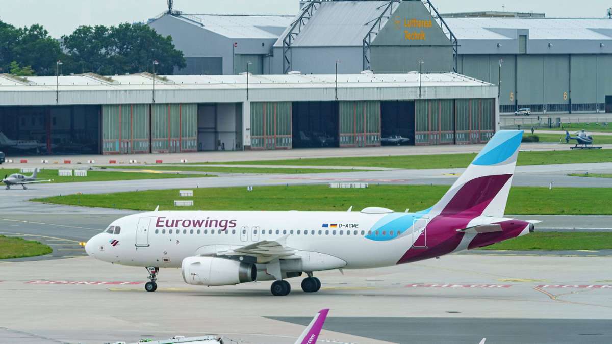Am Flughafen Hamburg: Eurowings-Maschine aus Stuttgart rutscht weg