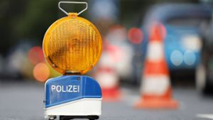 Verkehr staut sich nach Unfall bei Esslingen lange
