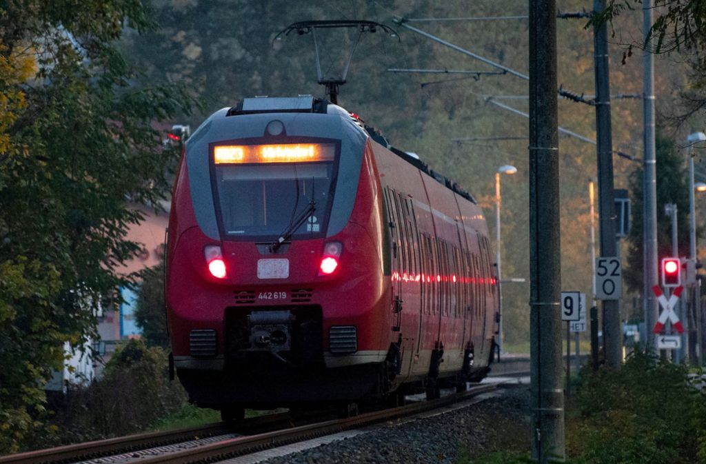 Schlechte Bahnstrecken im Raum Stuttgart: Tausende verärgerte Pendler bekommen Entschädigung