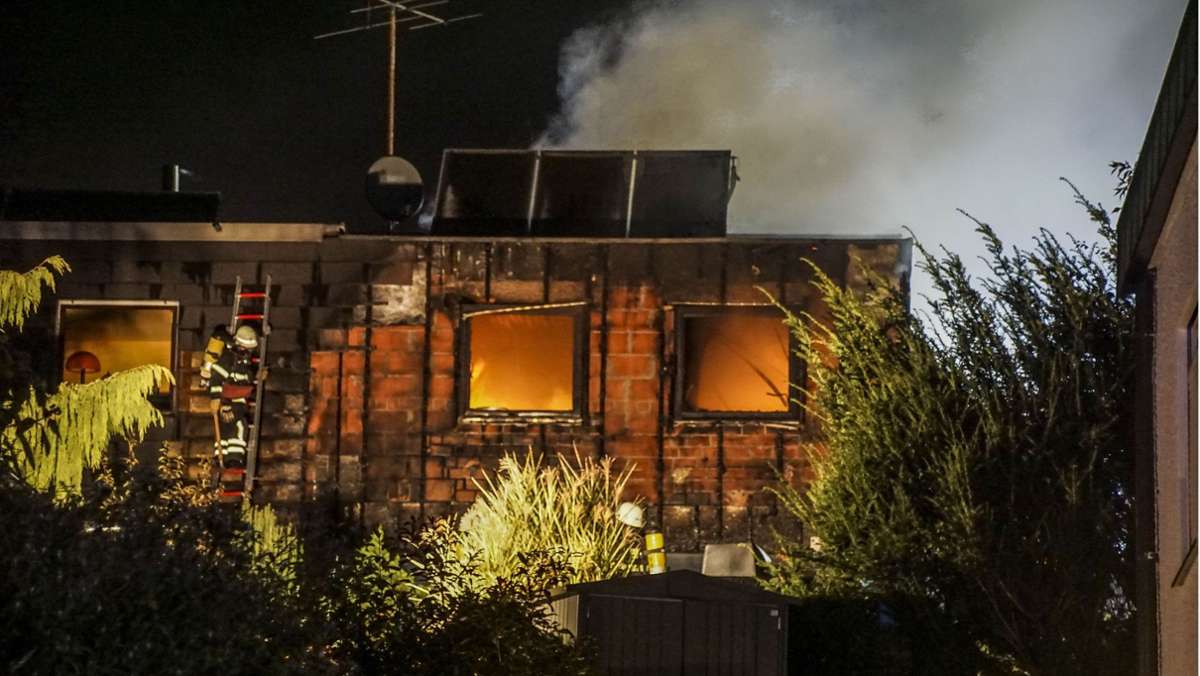 Feuer in Waldenbuch: Doppelhaushälfte brennt komplett aus