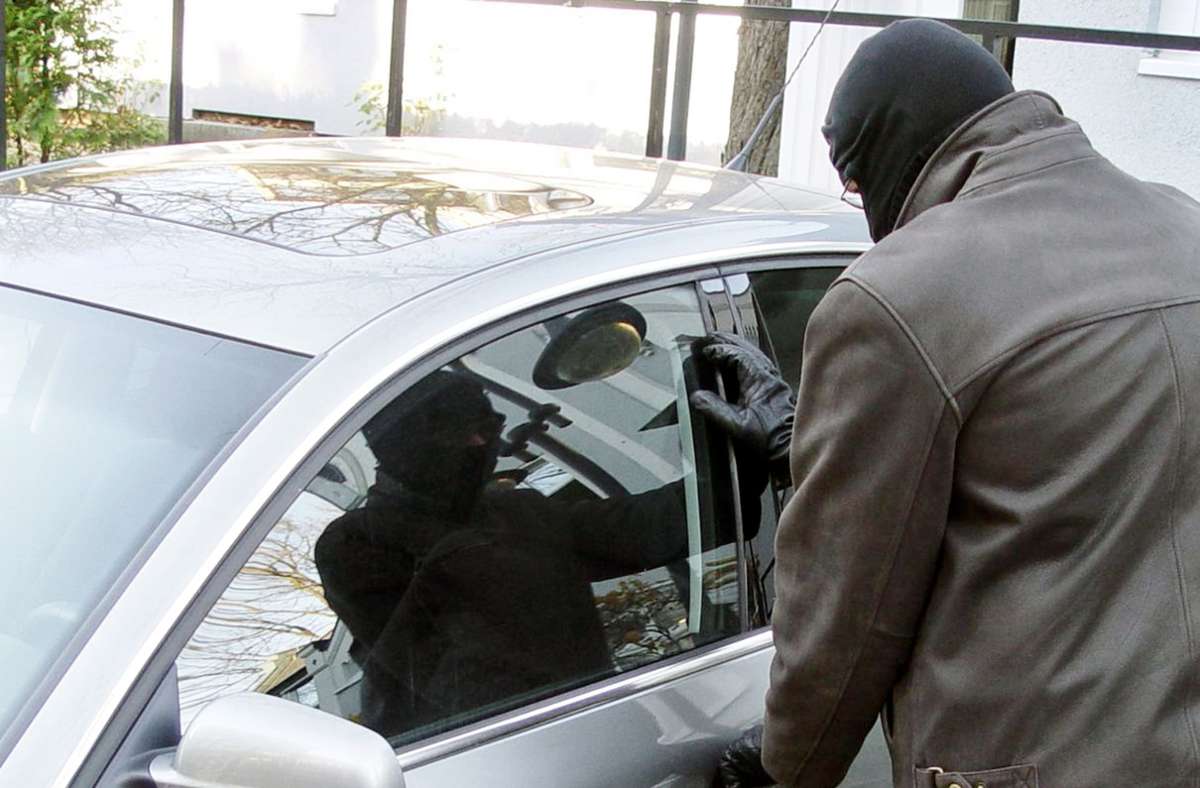 Diebstahl in Esslingen: Fahrzeugteile im Wert von mehreren Tausend Euro gestohlen