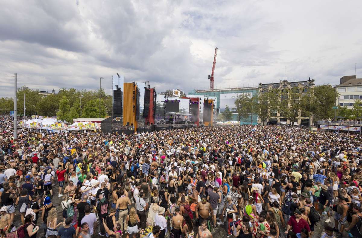 Techno-Festival in Zürich: Massenandrang bei der Street Parade