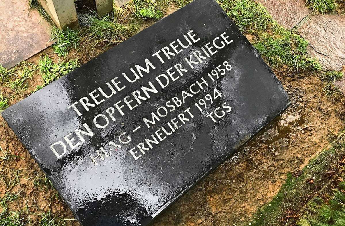 Stein des Anstoßes: der Gedenkstein der Hiag, einer SS-Bruderschaft Foto: Gunter Haug