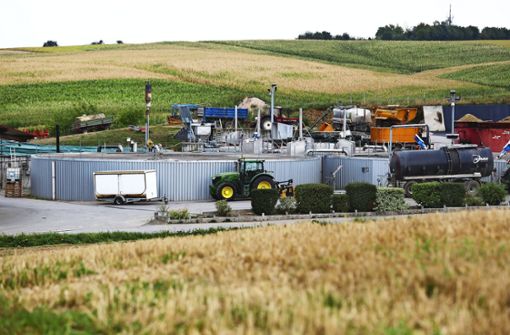 Die Biogasanlage am Sauserhof: Die grüne Plane ist runter vom Gasbehälter. Foto: Ralf Poller/Avanti
